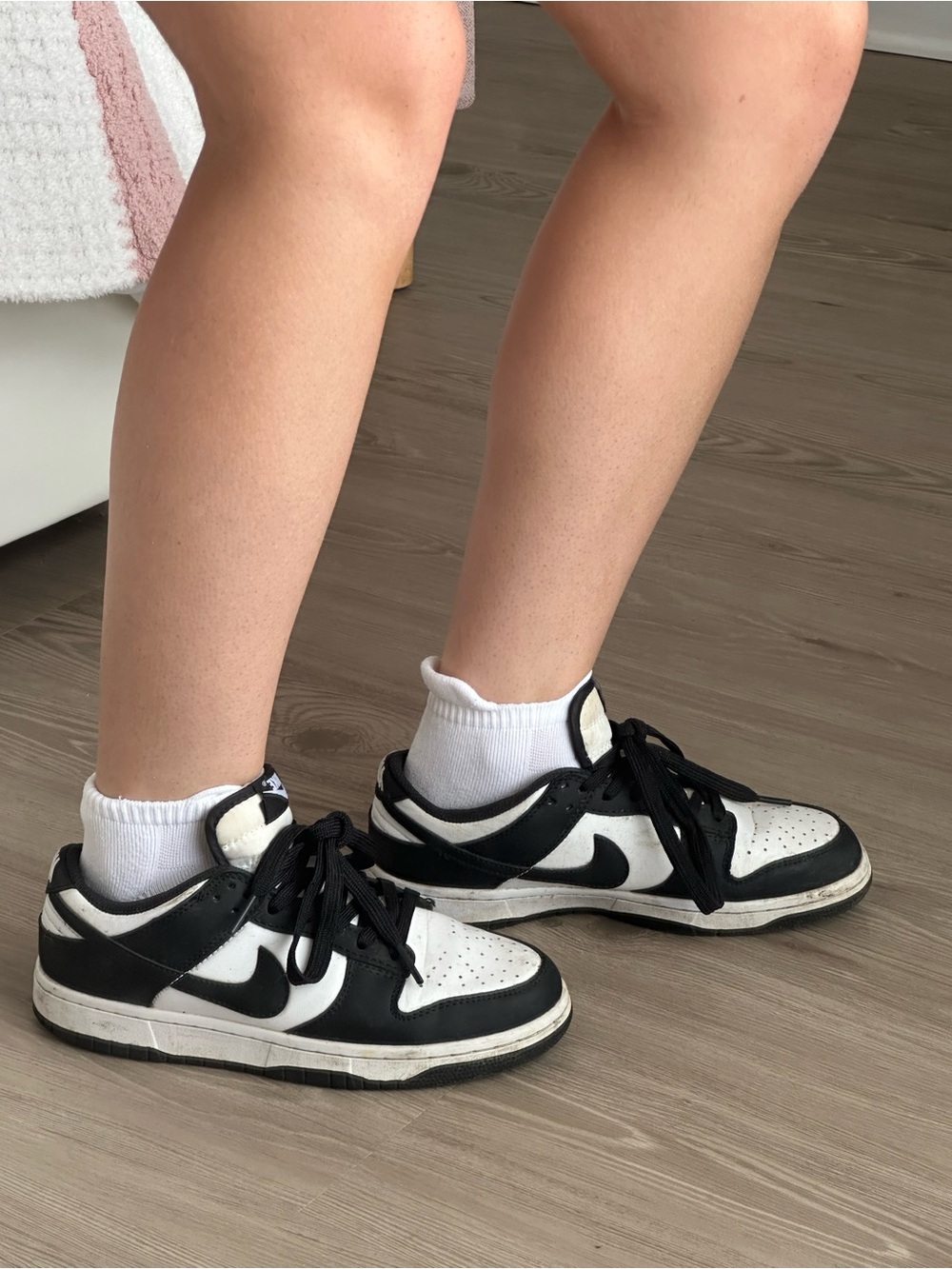 Black and White Nike Low-Top Sneakers - Women